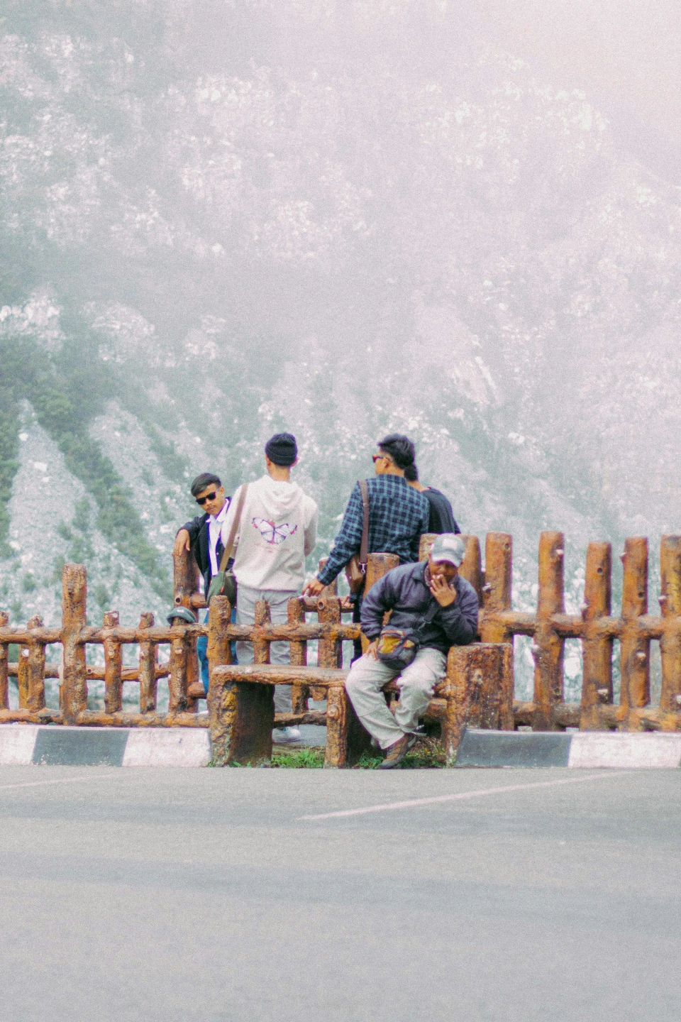Pengunjung Tanguban Prau